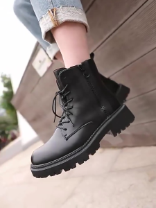 รองเท้าบูท Martin ฉบับภาษาเกาหลีแบบผูกเชือกส่วนบางรองเท้าบูทหุ้มข้อเข้ากับทุกชุดแฟชั่นอังกฤษขนาด35-40