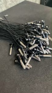 สลักแขวน 8คูณ23.5mm VS สลักตู้ลำโพง