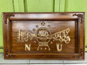 Kaligrafi ukiran jati NU emas 100x70