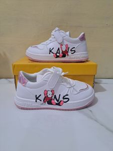 Sepatu sneakers anak cewe/cowok 2 warna sz 32-37(FREE KAOS KAKI)