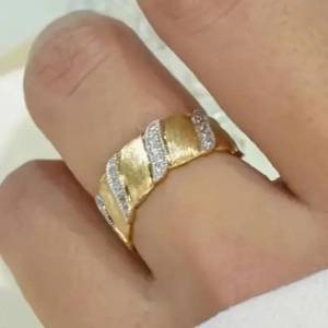 Huitan Elegant Women Two Tone Ring Inlaid Sparkling Cubic Zirconia Luxury Accessories for Wedding Engagement Charming Jewelry