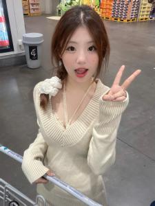 นุ่ม อบอุ่น คอวี แขนยาว เสื้อสเวตเตอร์ถัก ผู้หญิง สไตล์ลำลอง หวาน แฟชั่นวิทยาลัย สลิมฟิต แบรนด์จีน ฤดูใบไม้ร่วง สินค้ามาใหม่