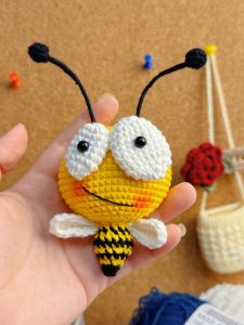 Handmade Crochet Yarn Bee Doll Pendant Couple Personalized Cute Beginner DIY Material Kit Gift Creative Toy Doll Festive Supplies