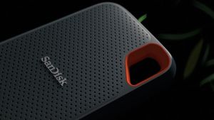 SanDisk Extreme Portable USB 3.2 Gen 2 SSD ( 500GB / 1TB / 2TB ) E61 R:1050MB/s Type-C External Solid State Drive | Fast NVMe | Professional Grade