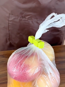 1pc Sealing Clip Press-on Type Bread Bag Seal Tool Kitchenware Snack Keep Fresh Storage Clip Holder