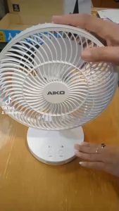 AIKO พัดลมชาร์จไฟสีดำ 7 ใบพัด KN-2827 รุ่นพร้อมโคมไฟ