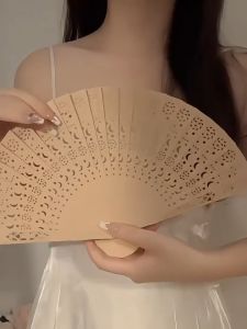 Quạt Gỗ Hương Xếp Cổ Trang Múa Văn Nghệ Phụ Kiện Chụp Ảnh Trang Trí Làm Tháp Bánh Quà Cưới