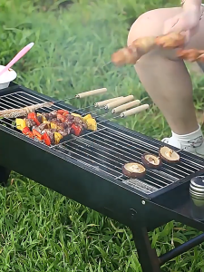 【Free GIFT】Portable Folding Charcoal BBQ Grill Outdoor Camping Barbecue Roasting Picnic Outdoor portable folding barbecue grill household charcoal grill camping BBQ grill charcoal stove