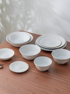 Mino Yaki | Elegant Raised Relief Porcelain Plate
