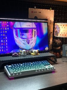 คีย์บอร์ดแบบกลไกโปร่งแสงสลักด้านข้างสีน้ำเงิน-เขียวสลักแบบไล่ระดับสี OEM แบบปรับแต่งได้สูงด้วยตัวอักษรที่มีตัวละครหลัก68/87/108/134ตัวกุญแจแบบโปร่งแสง