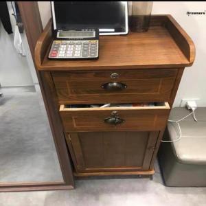 Cashier Counter Small Modern Bar Counter Womens Clothing Store Counter Retro Bar Counter Table Beauty Salon Barber Shop Front Desk Manufacturer