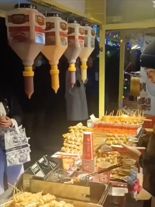 5.5L Extra-Large Sauce Bottle – Food-Grade PE One-Hand Squeeze Wide Opening for Easy Refilling