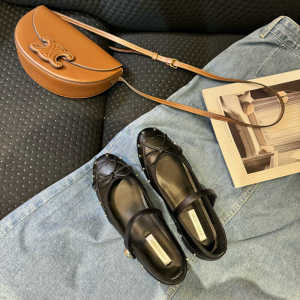 Laiyuanyuan Hidden Heel Black Thin Shoes Rivet Mary Jane Shoes Female New Arrival Wanwan Lei Style Flats Small Man Ballet Slipper