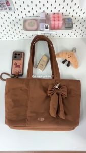 BAGSMART Travel Tote Bag Bowknot Women Waterproof Lightweight Puffy Shoulder Bag with Front Pocket