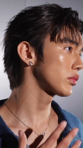 A.CEMI A. Huggie ต่างหูห่วงเงินชุบทอง 18K โกลว์ สีเงิน