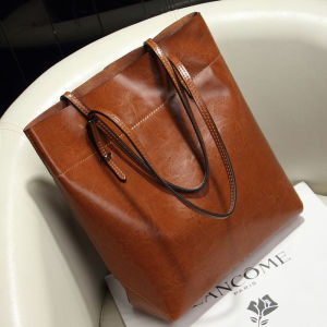 Fashionable Large Leather Shoulder Bag Womens Handbag Tote Bucket Bag Retro Vertical Zipper Closure Soft Casual Style