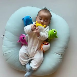 SET ĐỒ CHƠI 5 CON GẤU BÔNG GIA ĐÌNH CÁ MẬP PHÁT ÂM THANH PINKFONG BABY SHARK