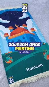 Sajadah Anak Printing: Desain Custom Nama oleh Little Zizu