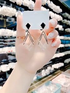 Anting Hijab Korea untuk Wanita Model Panjang Stud Tusuk Tindik Accesories Fashion Earrings Anti Karat Aksesoris Anting Hello Girl E26