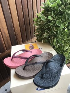 Scholl Biom Spectrum รองเท้าแตะสกอลล์ รุ่น 3 สี 4 สำหรับหญิงและชาย สูง 40 กรัม