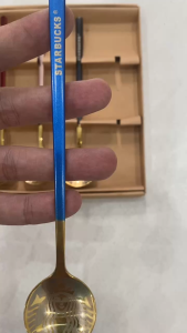 Bộ 4 chiếc thìa muỗng đầu tròn Inox Vàng chất liệu inox 304 cao cấp cán màu (Kèm hộp đựng)