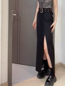 MANMI | Chân Váy A-line Cao Cổ Đùi Dài