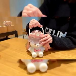 Bình đựng nước hình gấu dễ thương dung tích 1 lít có kèm dây đeo ống hút và quai xách tay TẶNG KÈM Sticker dán dễ thương - Bình đựng nước 1000ml đáng yêu