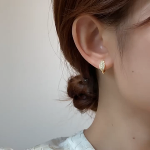 Womens Earring Original 18K Saudi Gold Fashion Mini Leaf Earrings Accessories for Women Leaf Shaped Hoop Earrings Gold Color Cubic Zircon Brilliant Earrings for Women Temperament Elegant Bridal Wedding Jewelry