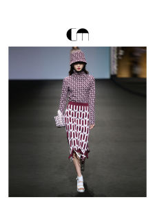 Designer Show Matching Floral Knit Skirt