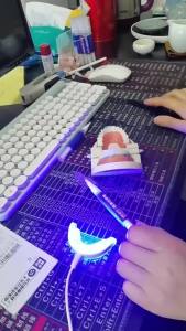 Thiết Bị Làm Trắng Răng Bằng Đèn LED Xanh Thông Minh Di Động Sạc USB/Điện thoại/Android/Type C Kèm Khay Giữ Răng