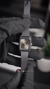 Jam Tangan Wanita Casio General LQ-142E-1A Grey Dial Black Resin Band