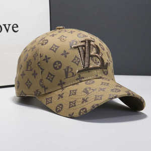 Versatile Baseball Cap: A Stylish Choice for Every Season