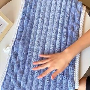 Tuala 珊瑚绒糖果条绒毛巾家用加厚吸水 Coral velvet candy corduroy towel household thickened absorbent