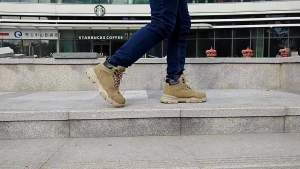 Fashion Men Boots Safety Shoes Men Work Shoes High Top Protective Safety Boots Man Anti Smash Anti-Stab Safety Work Shoes Men