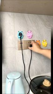 4Pcs Wall Storage Hook Bear Plug Bracket Punch-free Power Plug Socket Holder Kitchen Stealth Hook Wall Adhesive Hanger Bathroom