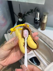 HEVEA Banana Toothbrush Box Set Portable Travel Toothbrush Cute Banana Design Toothpaste Holder Kotak Berus Gigi 香蕉牙刷盒套装