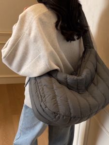 กระเป๋าสะพายไหล่ ลําลอง สําหรับสตรี จุของได้เยอะ ทรงเมสเซนเจอร์ ลายก้อนเมฆโจ๊กเกอร์