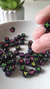 200 pcs Assorted Alphabet round Beads ABC Letter Beads for DIY Beading Jewelry crafts