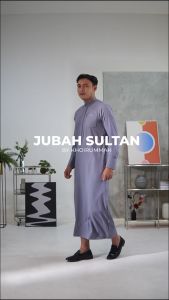 KHOIRUMMAH Jubah Sultan - Gamis Pria Dewasa  - Jubah Polos Lengan Panjang Model Slimfit - Light Grey