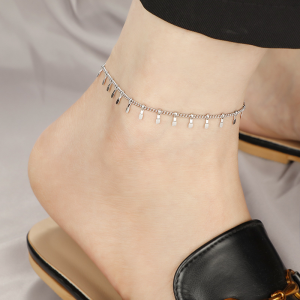 Lắc chân titan nữ kiểu tòn ten cá tính màu vàng và trắng sáng màu không gỉ