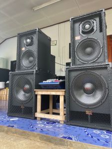 ชุดคาราโอเกะ ราคาถูก เสียงดี ทั้งชุด12500 เบส15กลาง12 อย่างละ2ใบ chokmodify