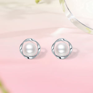 ZHOU LIU FU 周六福 925 Silver Earring for Women Unique Moebius Strip Freshwater Pearl Stud Earrings with Jewelry Box X0913494