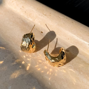 S925 Silver Needle Unique Design Cold Style Bling Metal Waterdrop Short Womens Earrings Fashion Jewelry Fresh Outlined