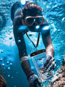 UBT | Touch-Screen Waterproof Phone Case for Swimming & Diving