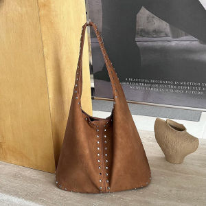 Matte PU Leather Women Handbag Large Capacity Fashion Rivets Shoulder Bag for Ladies Hand Bag Commute Hobos Totes Shopping Bolsa