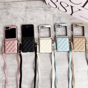 Ốp Điện Thoại Bằng Da PU Samsung Galaxy Z Flip 8/7E/7/6/5/4 Với Họa Tiết Lưới 3D Chống Sốc Dây Đeo Chéo Dài Bảo Vệ Toàn Diện