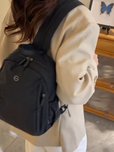 EchoBliss ใหม่แฟชั่นอินเทรนด์ผ้าใบไนลอนลำลองมินิกระเป๋าเป้สะพายหลังขนาดเล็กกันน้ำและทนต่อการสึกหรอ