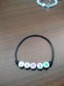 Gelang Nama Huruf Bundar pipih tali kulit Hitam 1mm Max.8 huruf/Hitam/putih/rainbow/Untuk pria dan wanita/Request nama chat seller.