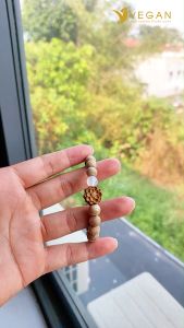 Vòng tay Vegan Trầm Hương Thuần Chay tốc kiến mix Sen - Đá Trắng 8mm