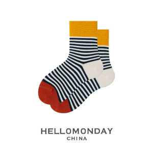 ถุงเท้า Hello Monday ถุงเท้าครึ่งแข้งแฟชั่น INS ใส่ช่วงฤดูใบไม้ร่วงและฤดูหนาวสำหรับผู้หญิงถุงเท้าสำหรับลูกน้อยลายทางน่ารักสำหรับเด็กชายและเด็กหญิง